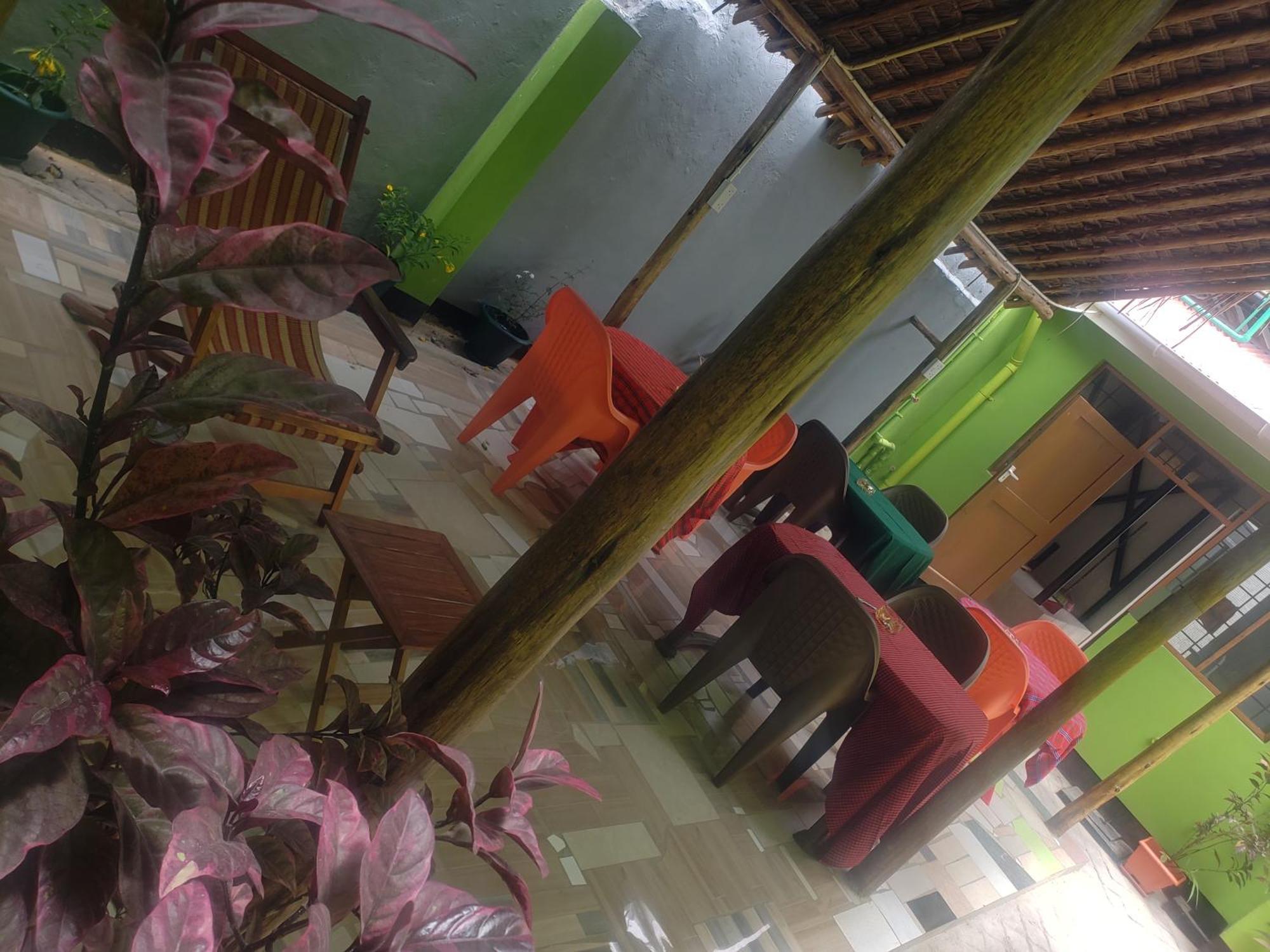 L&J Modern Backpackers Bnb Daressalam Exterior foto