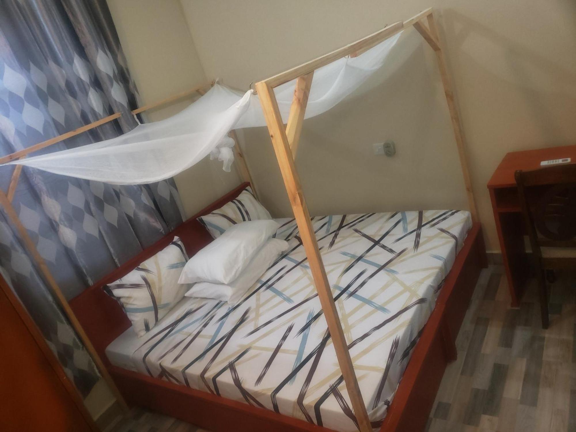 L&J Modern Backpackers Bnb Daressalam Exterior foto