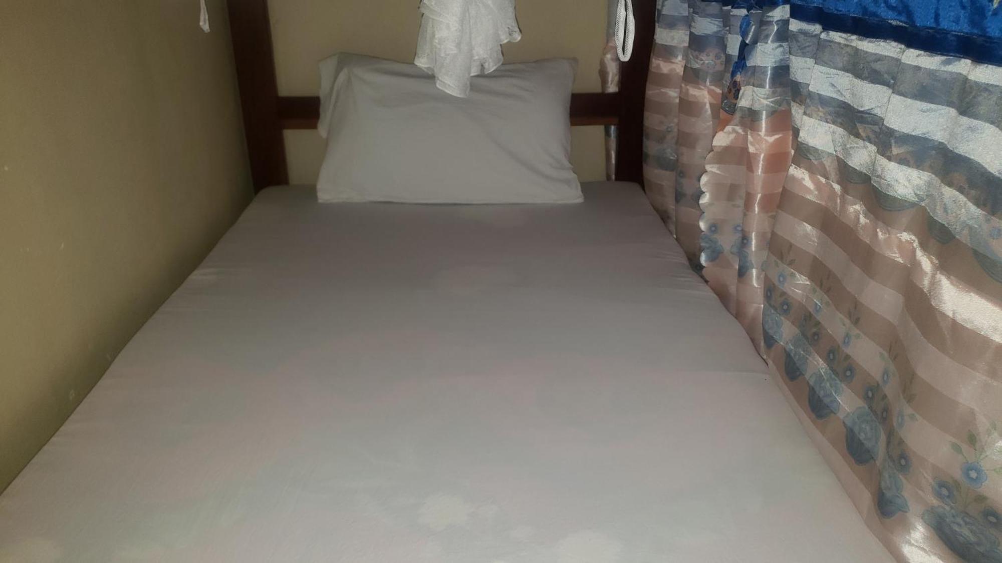 L&J Modern Backpackers Bnb Daressalam Exterior foto