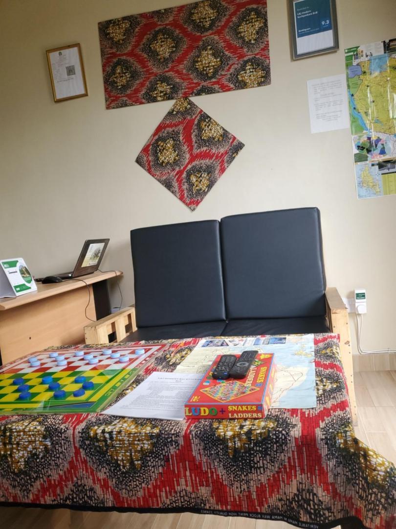 L&J Modern Backpackers Bnb Daressalam Exterior foto